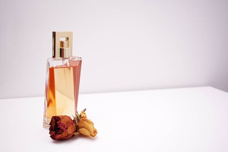Comment créer son parfum personnalisé et le commercialiser?